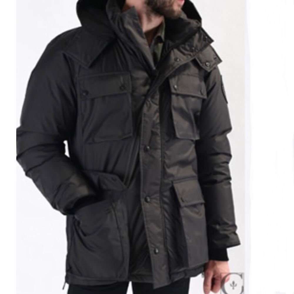 Canada Goose Manitoba 625-Fill Down Zip Front Multi-Pocket Black Jacket Medium